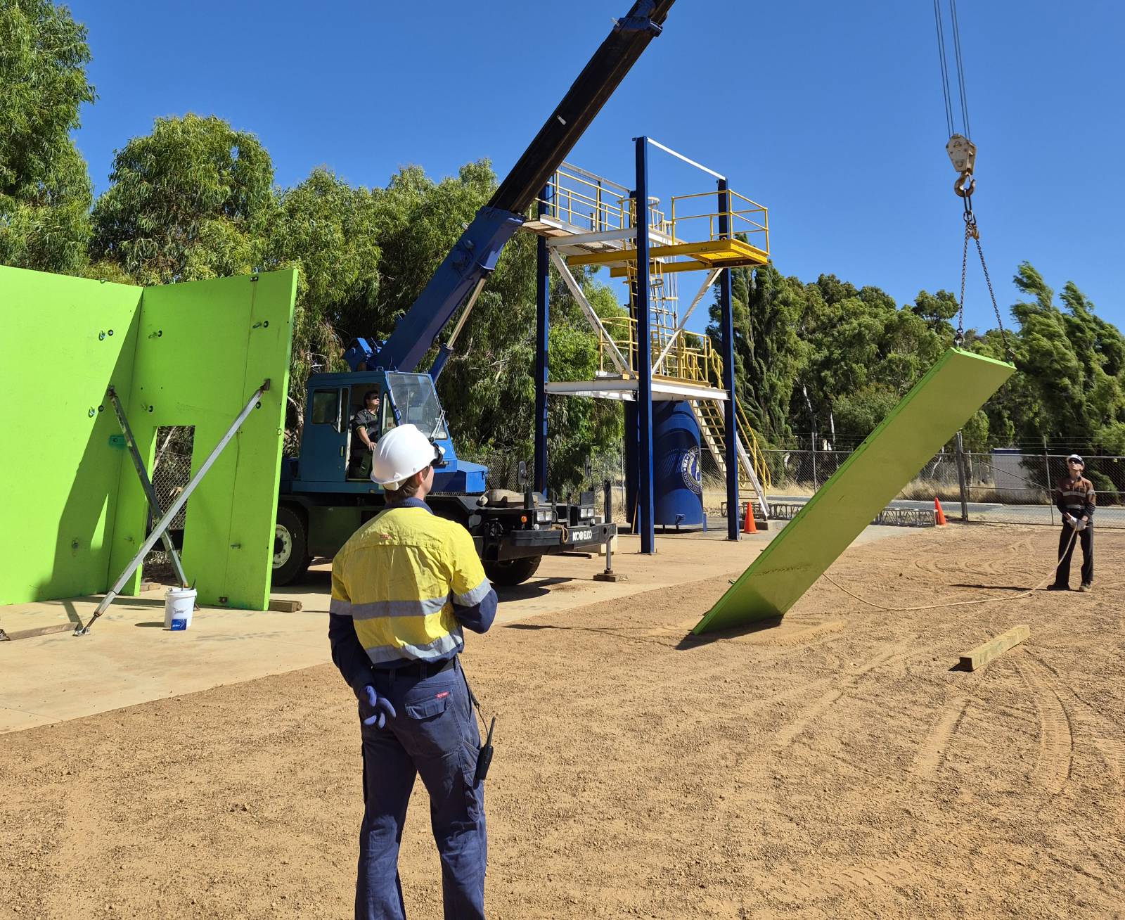 Licence to Operate a Non-Slewing Mobile Crane (CN) - over 3 tonnes (TLILIC0040)